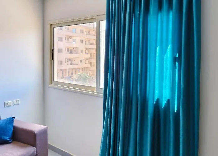Stylish Private Entire Furnished Unit Acces Free Wif Apartment *